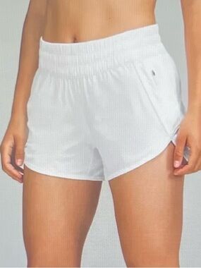 Lululemon woman’s Track That High-Rise Lined shorts size M